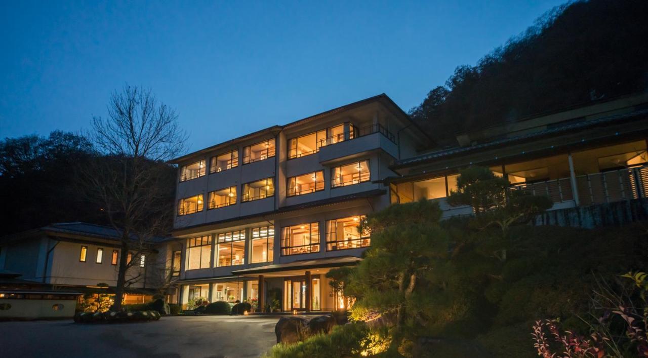 Hotel Hanaya Achi Buitenkant foto